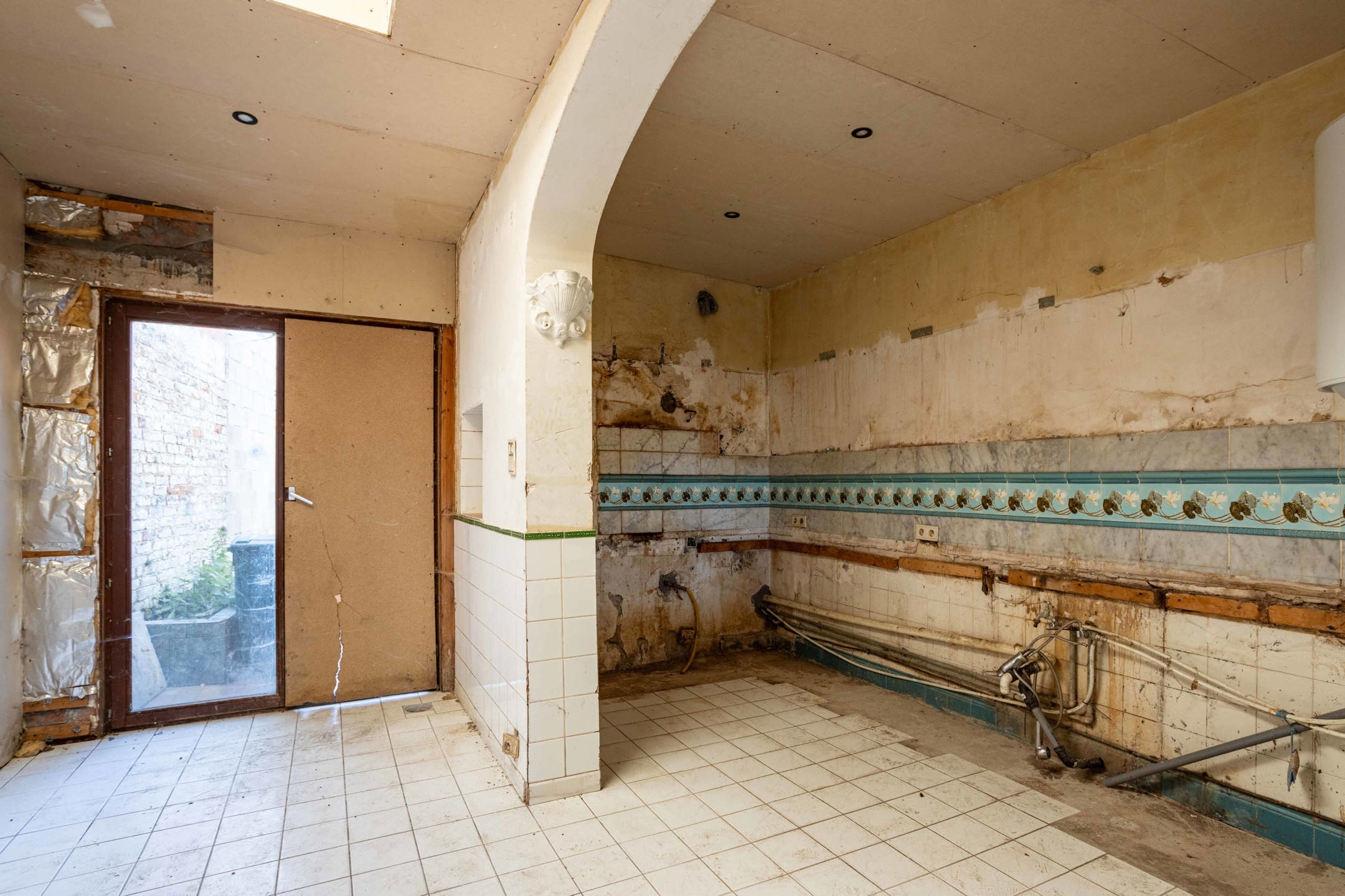 Te renoveren wong in centrum van Ronse foto 7