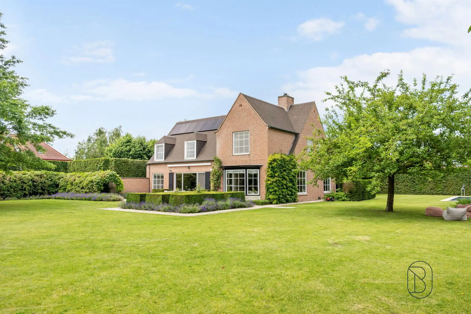 Exclusieve villa met praktijk/kantoor en prachtige tuin foto 20
