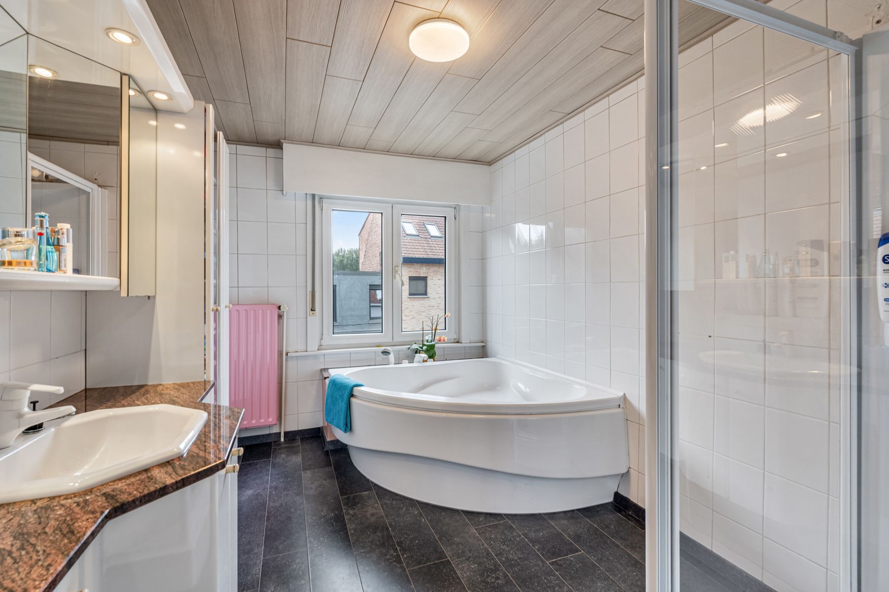 Rustig gelegen, ruime woning met dakterras  foto 14