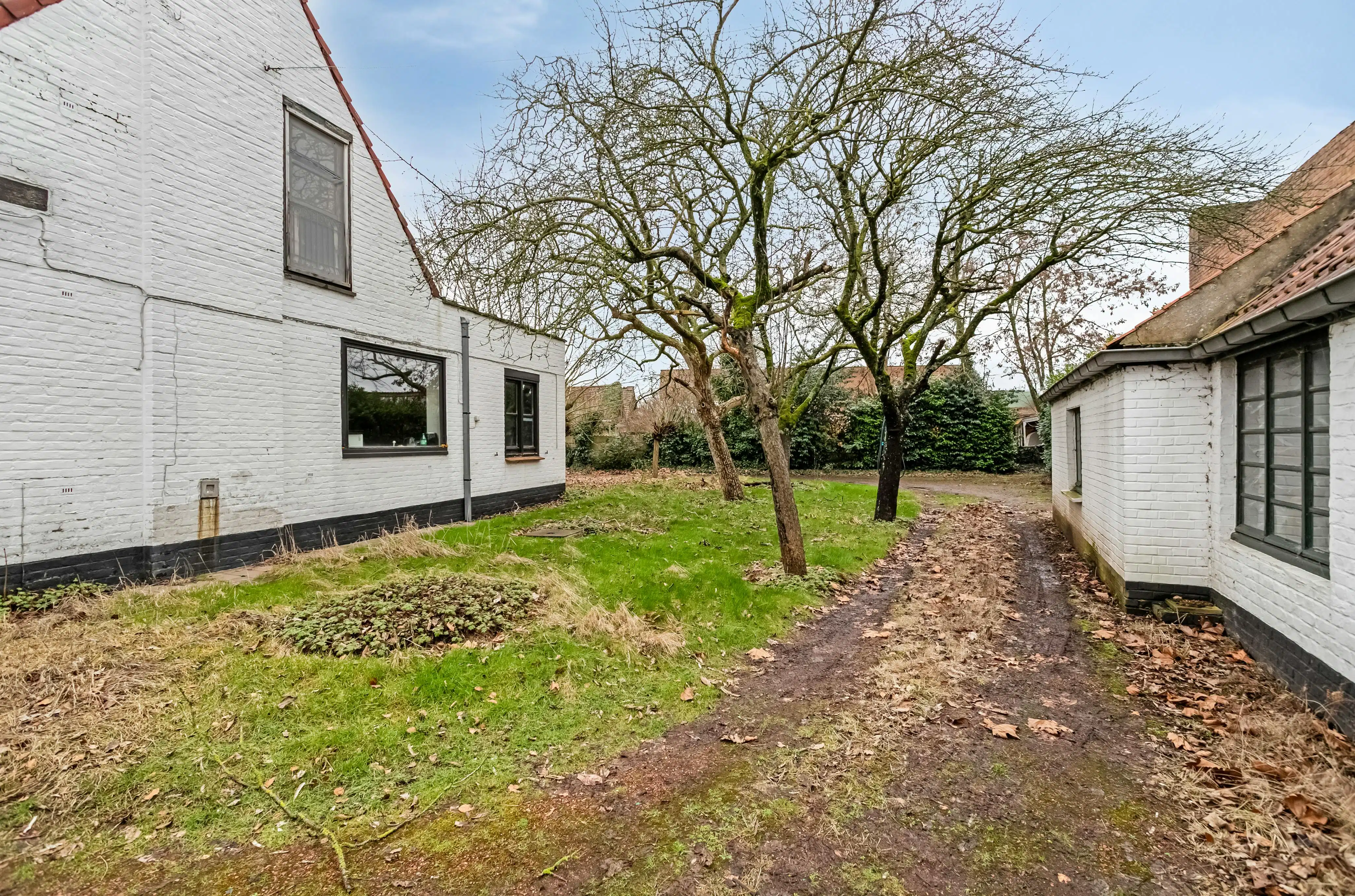 Te renoveren villa met 4 kamers te koop in centrum Deerlijk foto 12