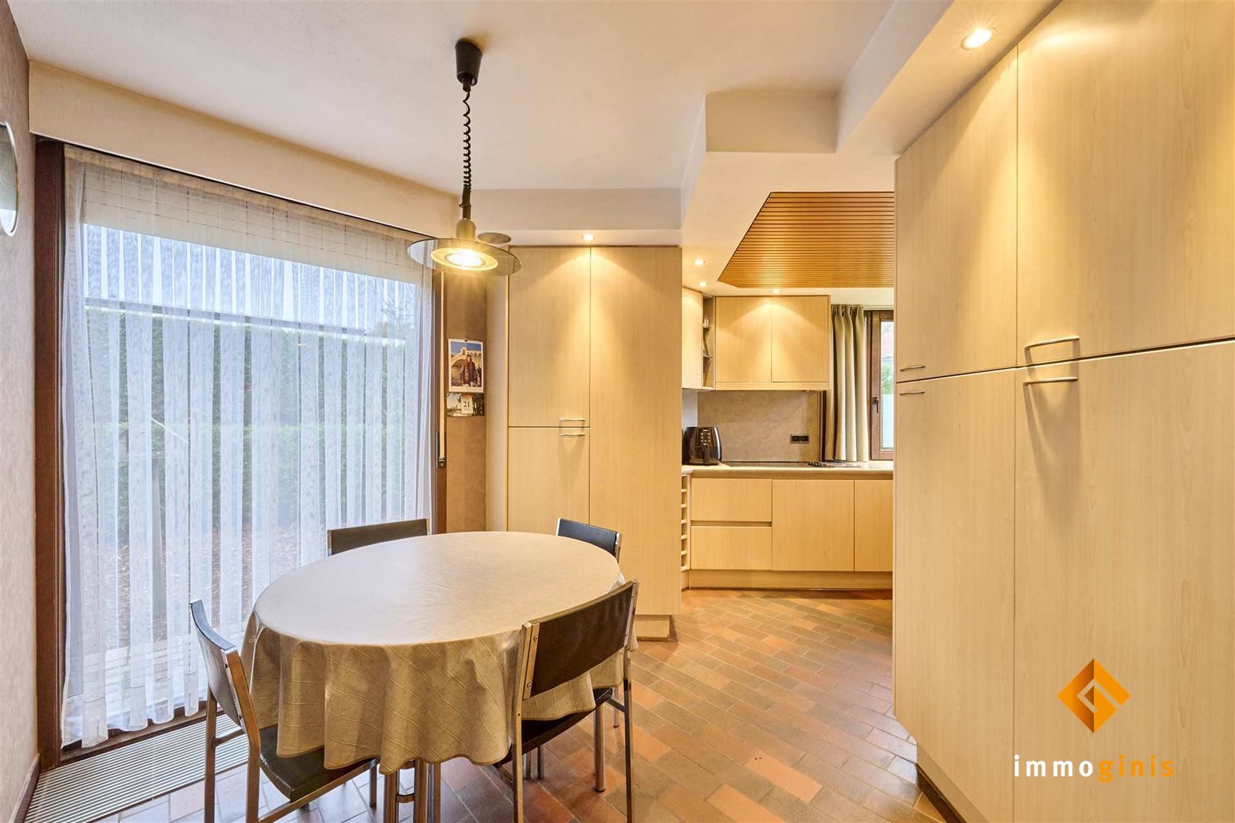 Zéér ruime woning op een mooi perceel van 17a82ca met 5 slaapkamers en uitbreidingsmogelijkheden op de eerste verdieping! foto 14