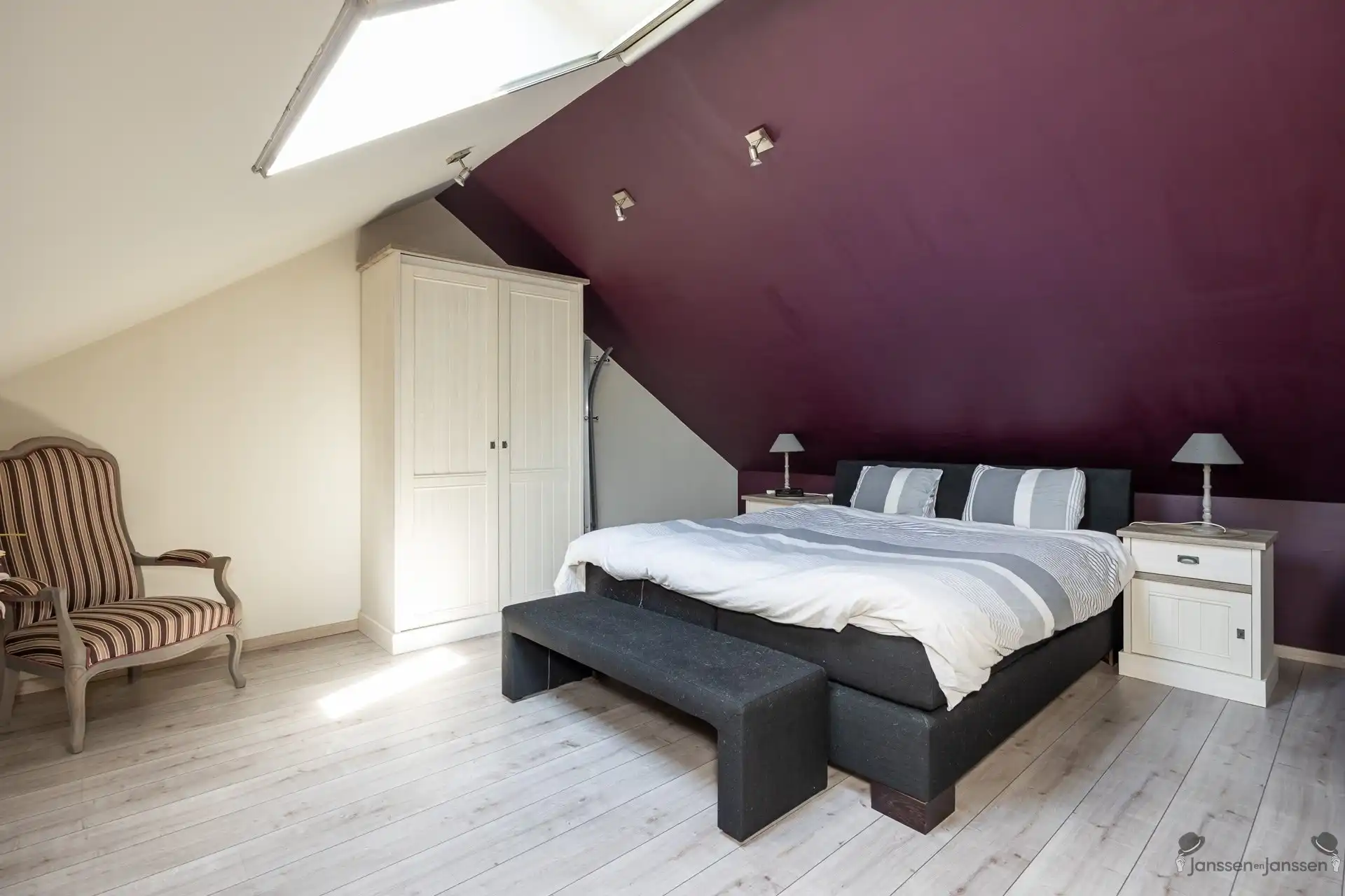 Ruime laagbouw woning met 4 slaapkamers, tuin en garage in hartje Brasschaat foto 16