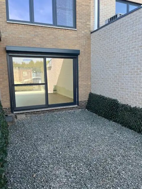 Instapklare woning met 4 slaapkamers en volledig omheinde tuin in landelijke omgeving van Rotem, Dilsen-Stokkem. foto 9