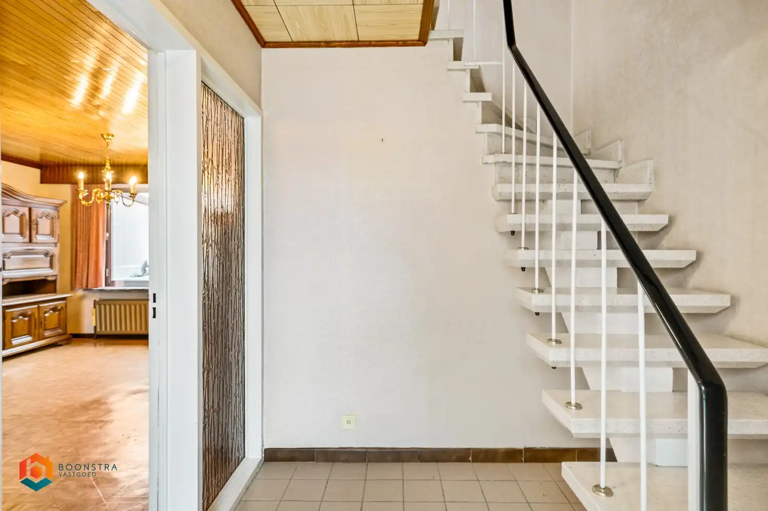 Te renoveren woning met 3 slpkrs en tuin foto 2