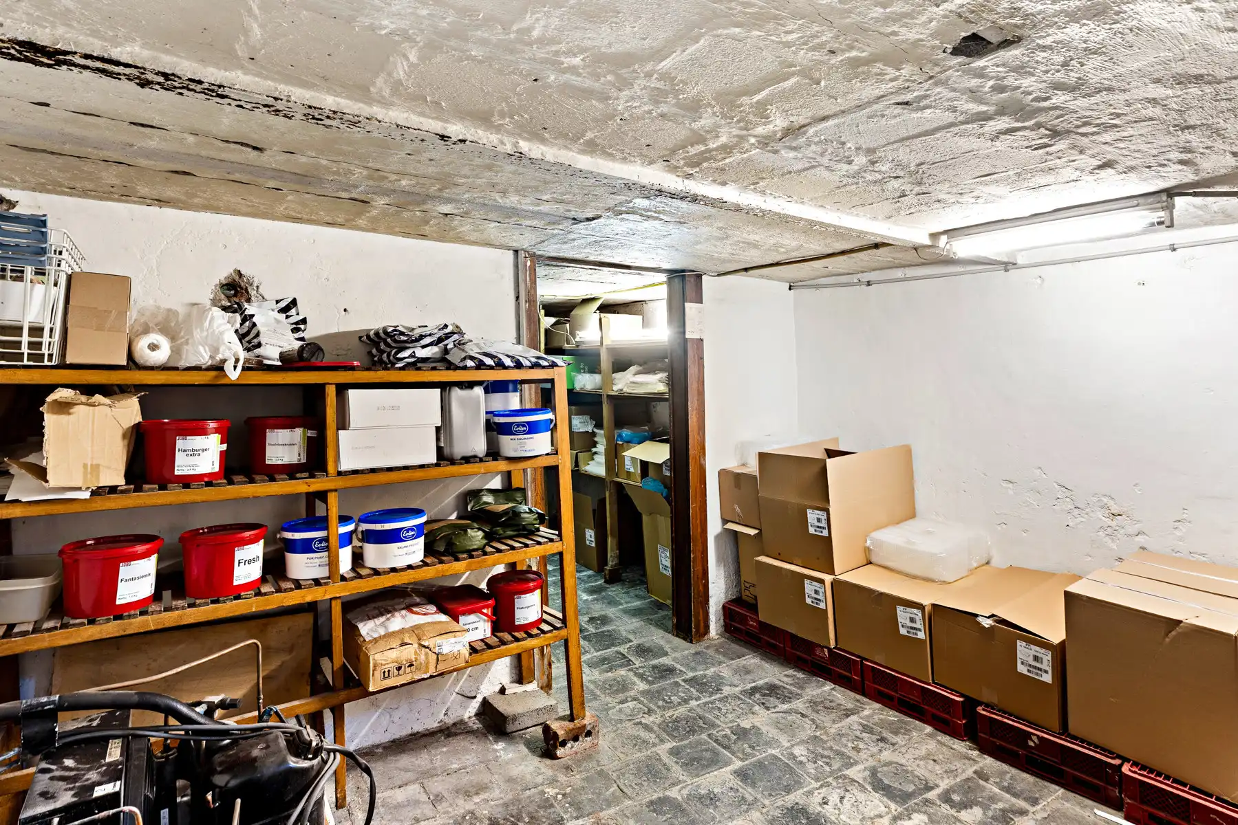 Handelshuis met woonst op sterke locatie in Sint-Kruis foto 12