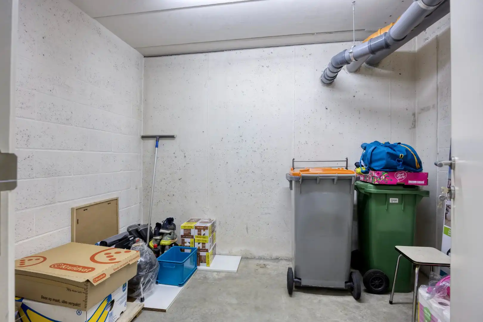 Gelijkvloers appartement met 2 slpk, 2 parkings en 2 kelderbergingen. foto 32
