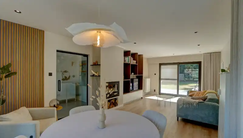 Charmante vernieuwde villa van 180m² op 7 are 87 ca foto 4