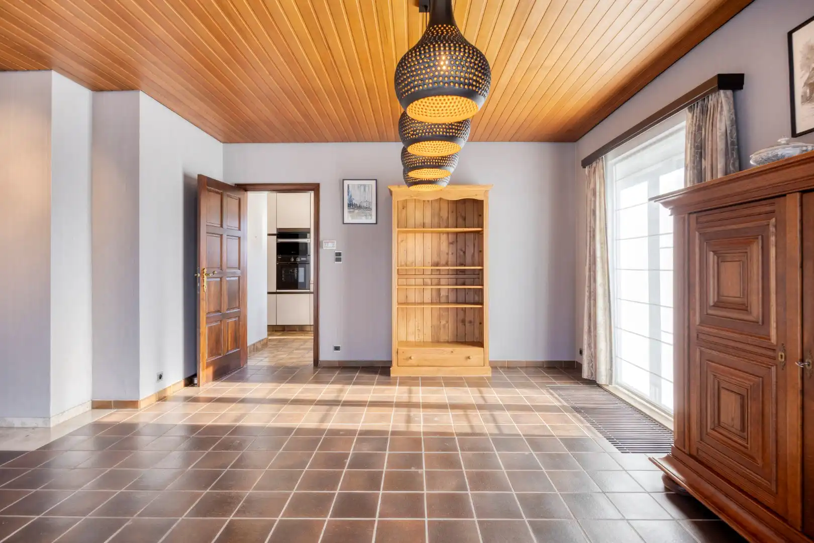 Gelijkvloerse woning met 3 slpks, rustig gelegen op 868 m² ! foto 6