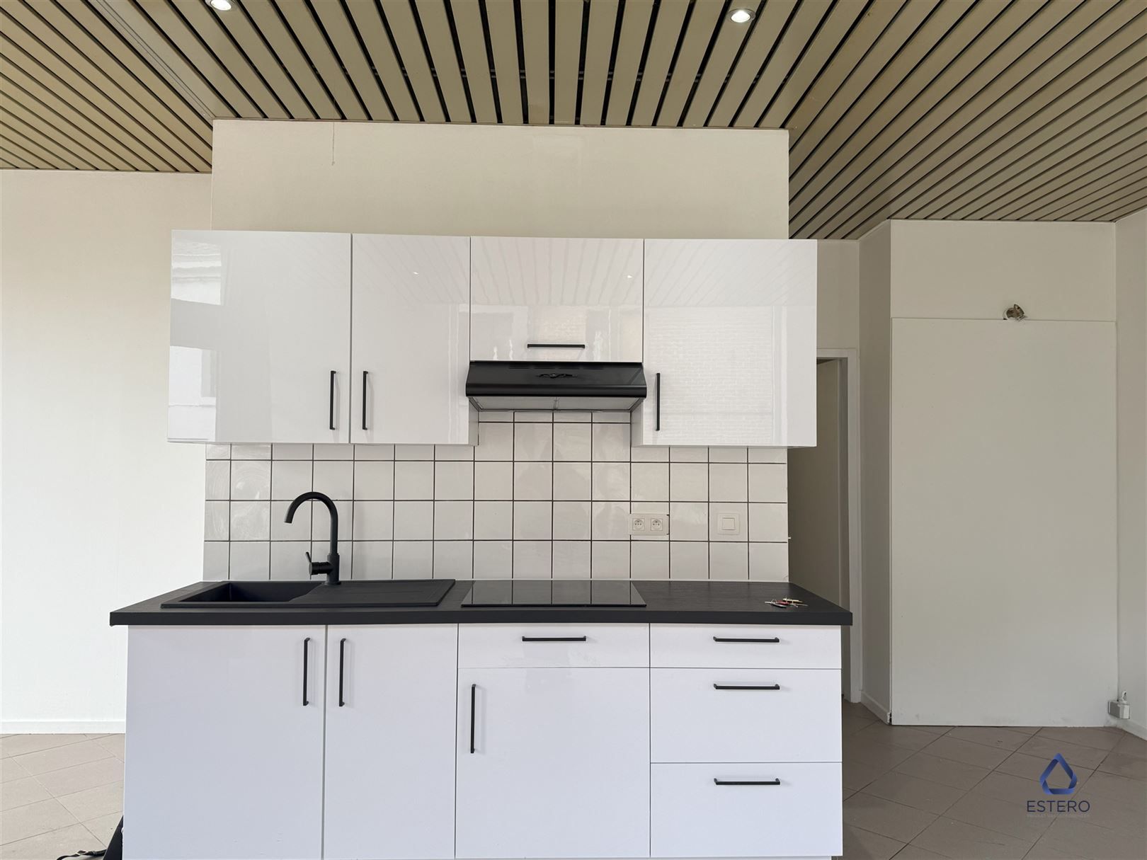 VOLLEDIG VERHUURD APPARTEMENTENCOMPLEX (26 UNITS + PARKINGS) foto 7
