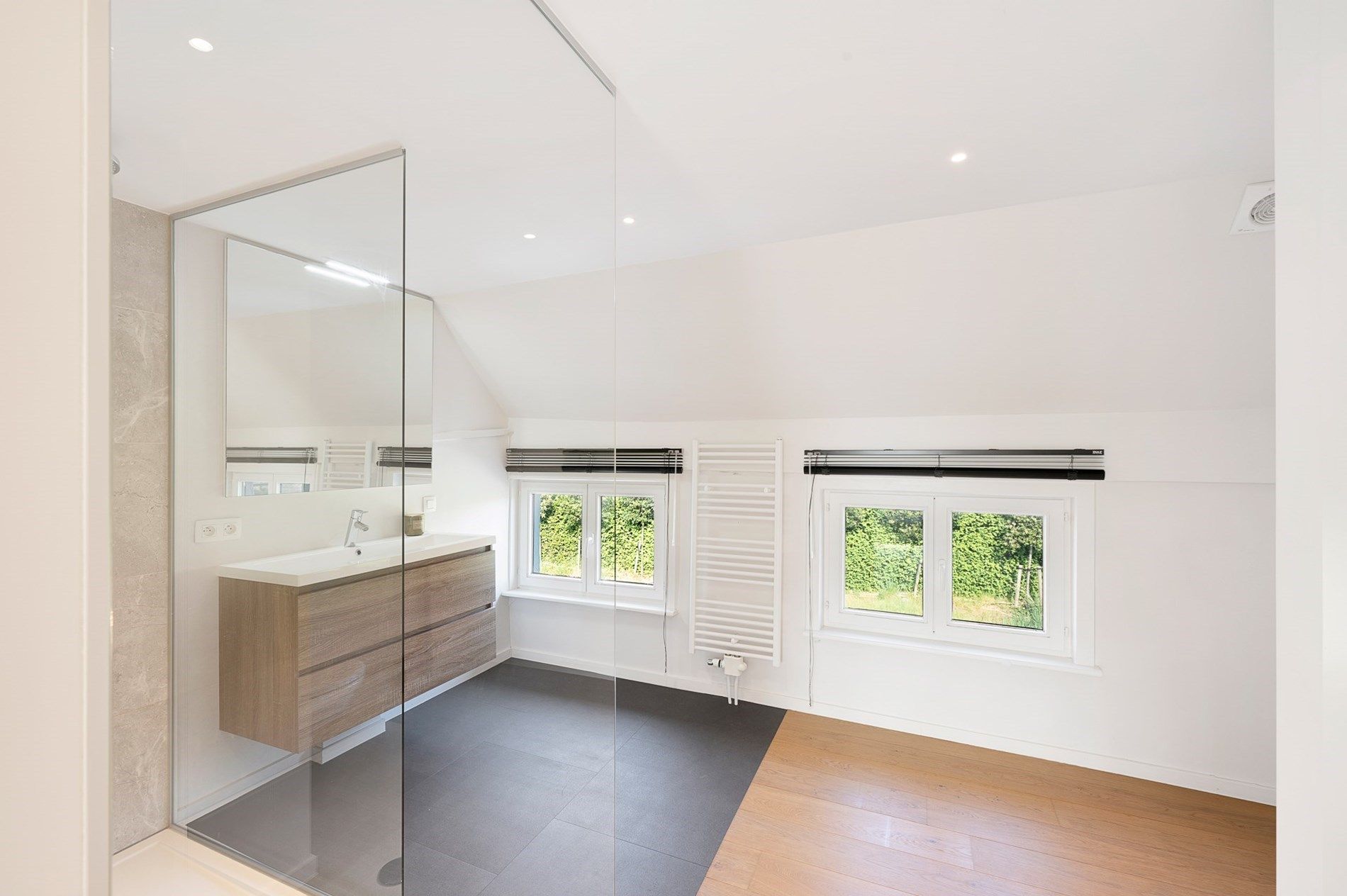Vernieuwd huis met open zichten vlakbij Brugge foto 12