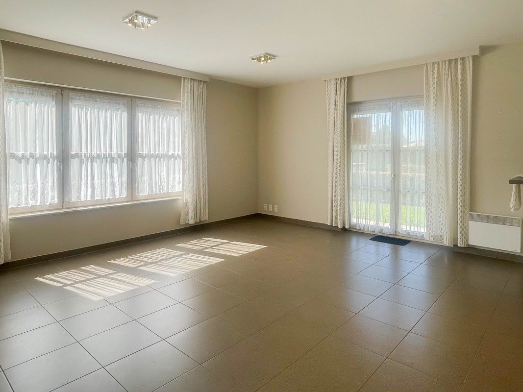 Gezellig gelijkvloers appartement met 2 slaapkamers, zonnige tuin en garage in Sint-Idesbald (Koksijde) foto 3