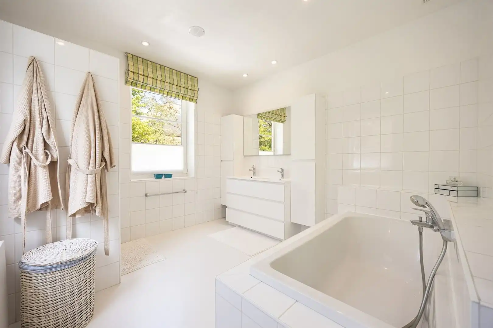 Exclusieve architectenvilla met zwembad in de prestigieuze Bellemondwijk foto 19