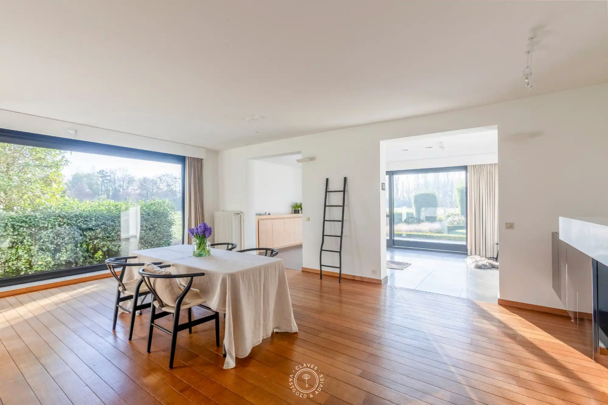 Een unieke combinatie van wonen, werken en genieten in Waasmunster foto 11