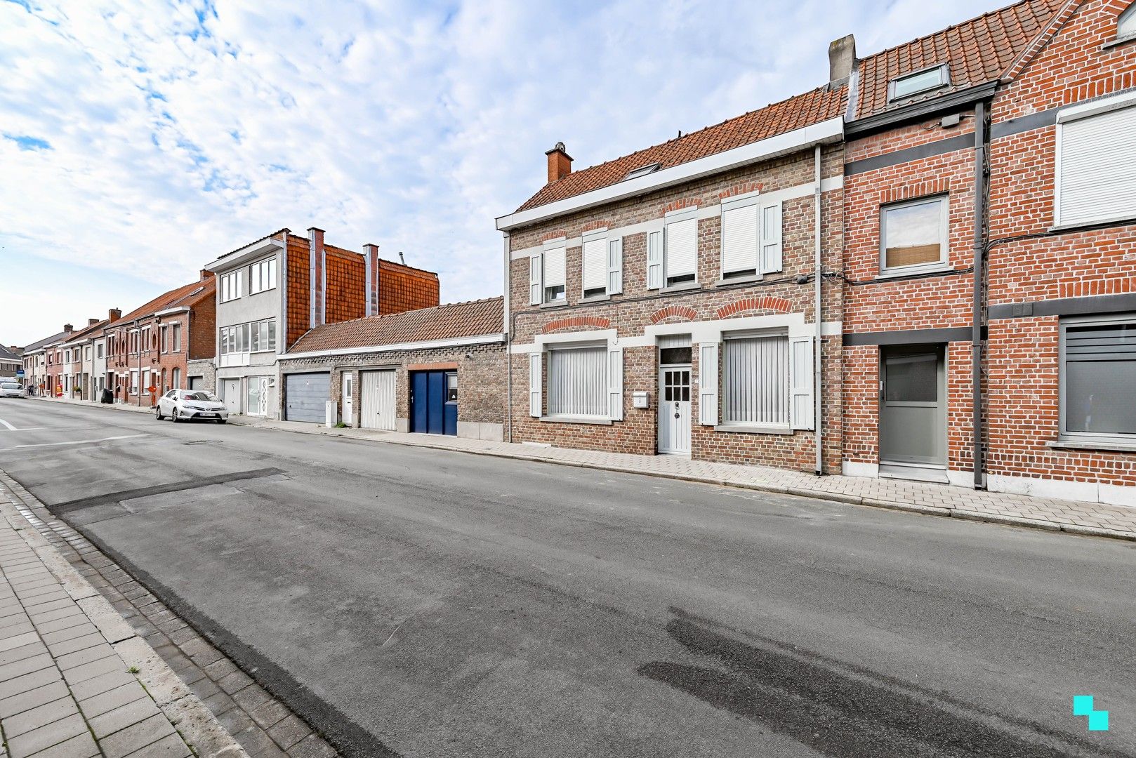 Knusse rijwoning nabij centrum Izegem foto 25