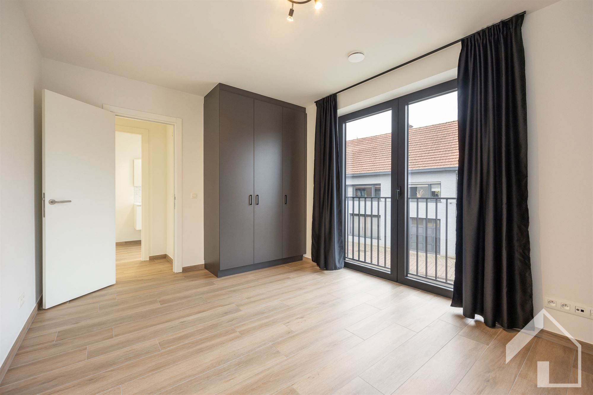 Prachtig en ruim appartement met lift! foto 15