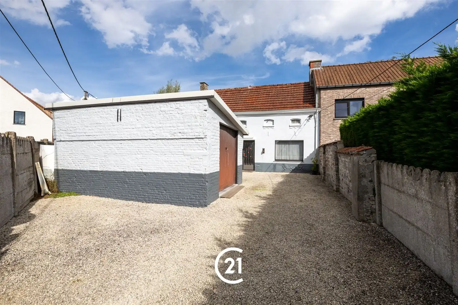 Te renoveren woning op een ruim perceel van 2.220 m² foto 14