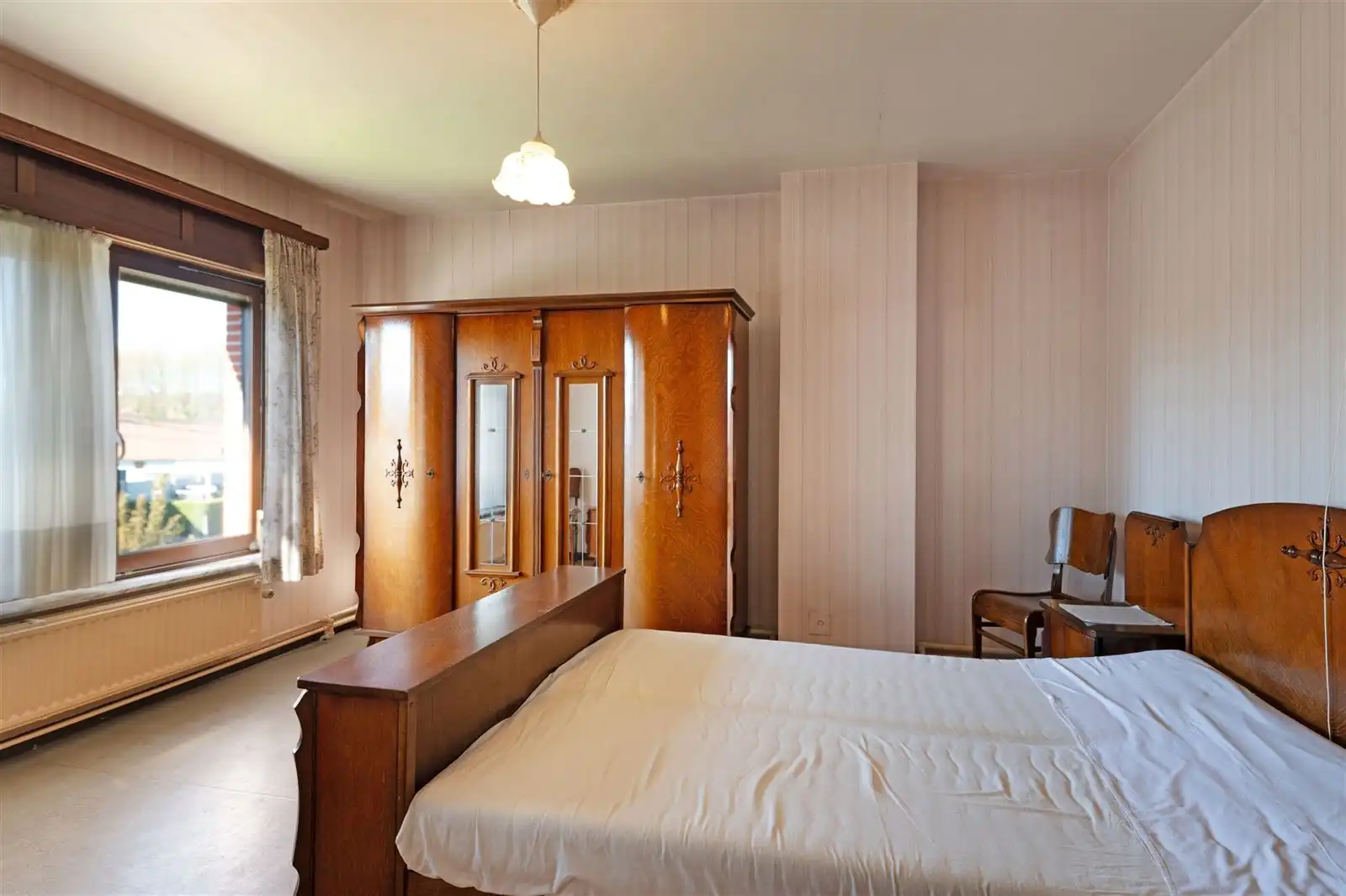 Op te frissen 4 gevelwoning met tuin op 10are92 met prachtig zicht over weilanden foto 12