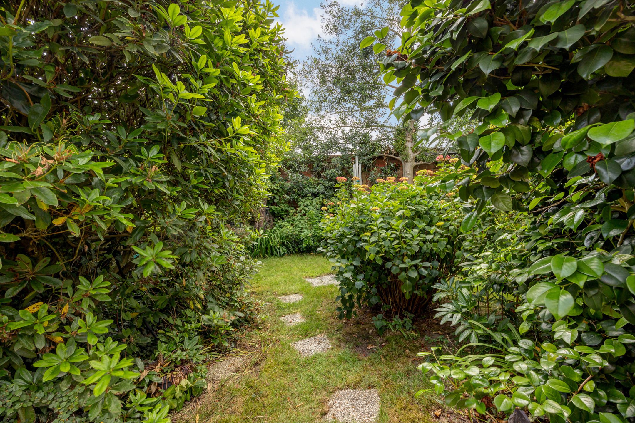 Architecturale 3-gevel woning met zuid-west tuin foto 20