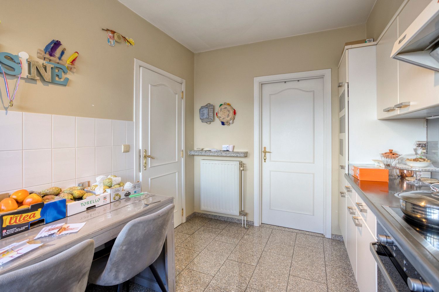 Zeer ruim 3-slk APP. met 2 terrassen en garagebox met extra parking! foto 6