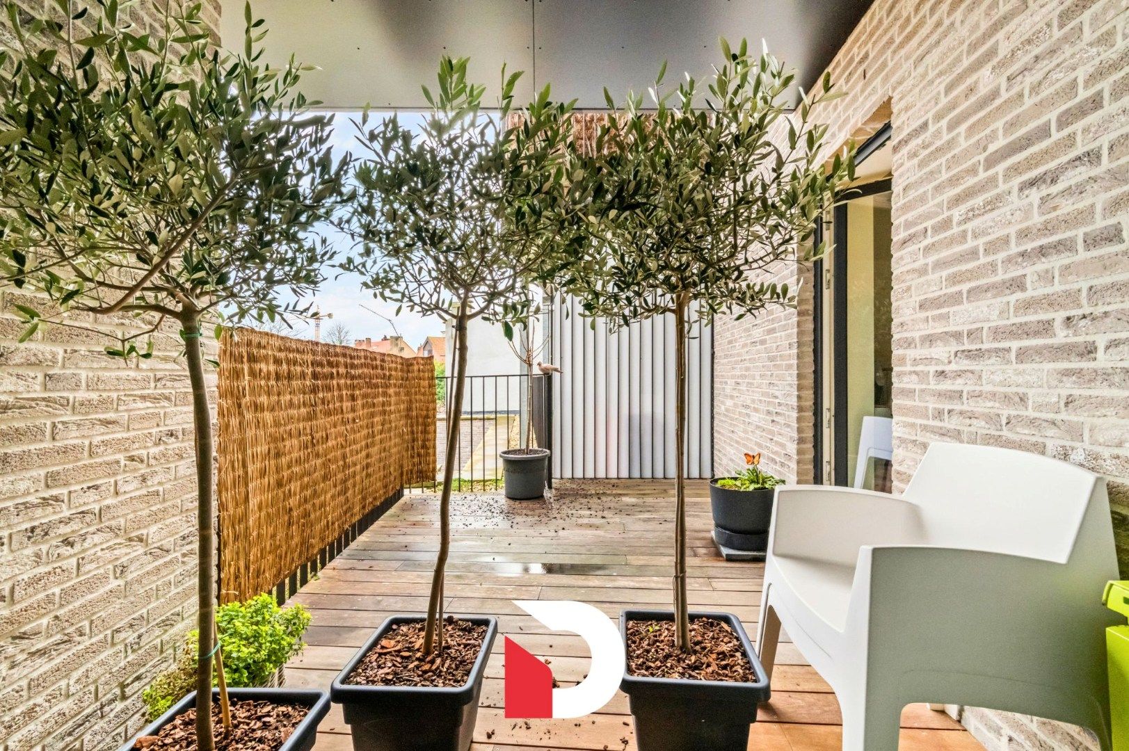 Instapklaar hoekappartement met 2 slk label A en ruim terras centrum Brugge foto 5