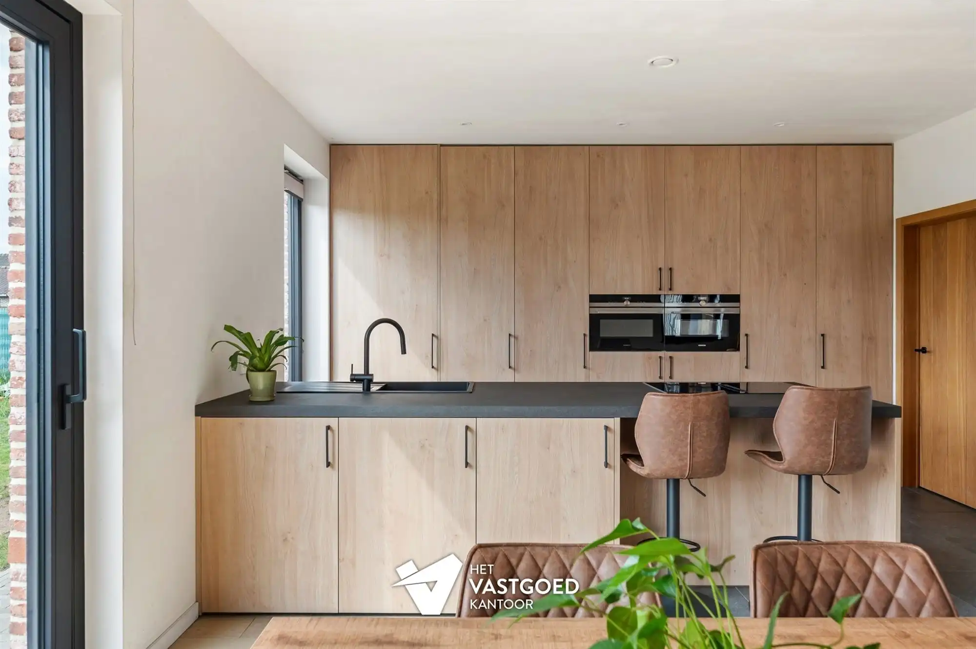 ZEER RUIME RECENTE WONING (266M²) MET LEUKE TUIN TE WIJCHMAAL foto 10