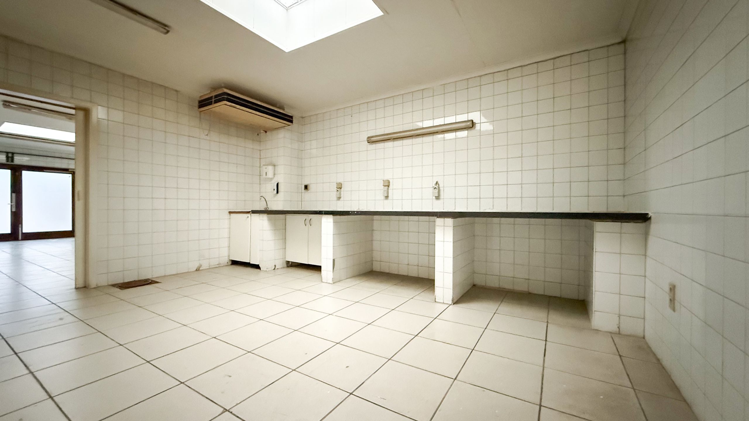 Handelspand met ingerichte bakkerij & appartement Wellen foto 20