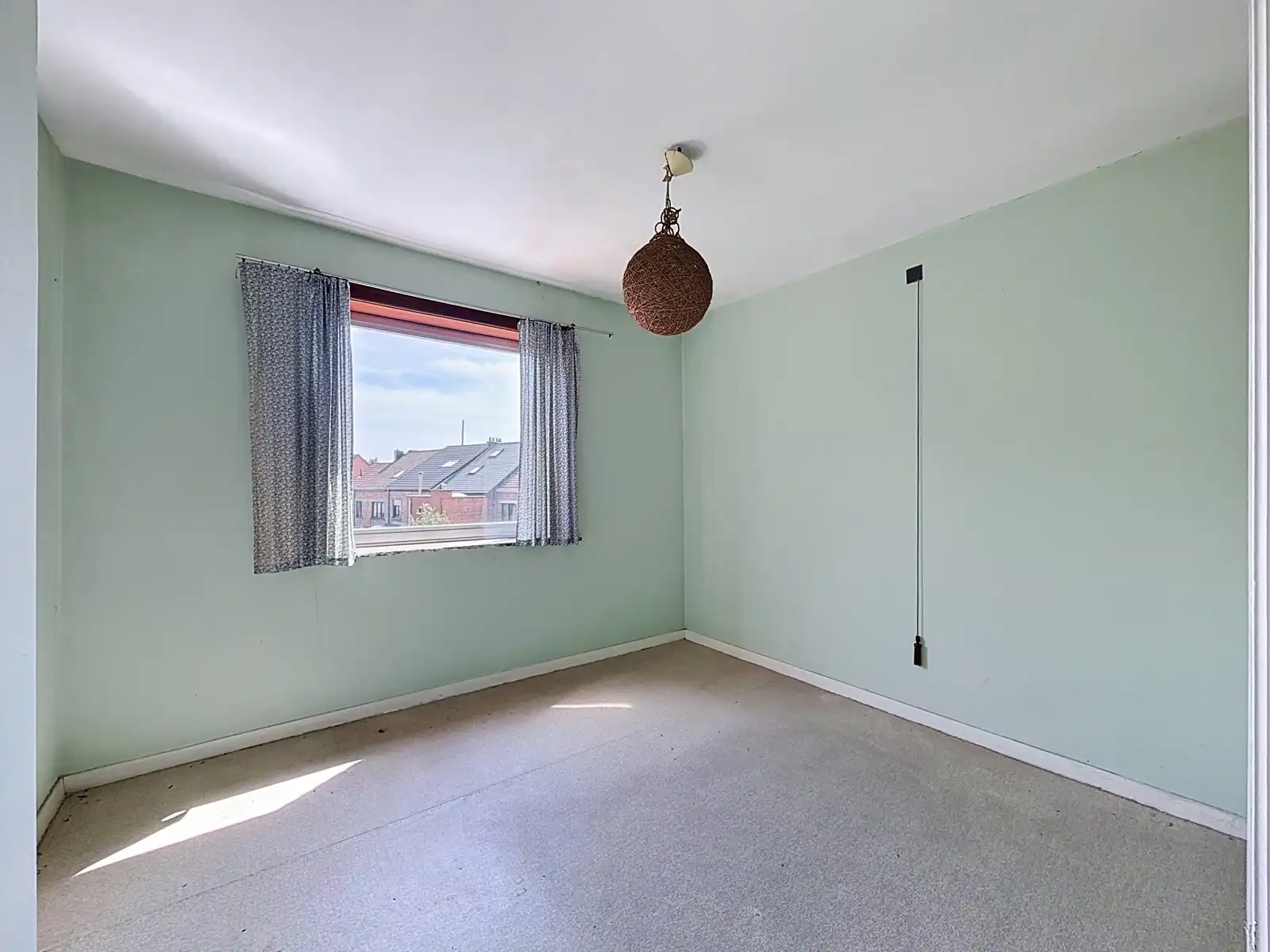 Woning met 4 SLPK, Tuin, Garage én mooi renovatiepotentieel! foto 15