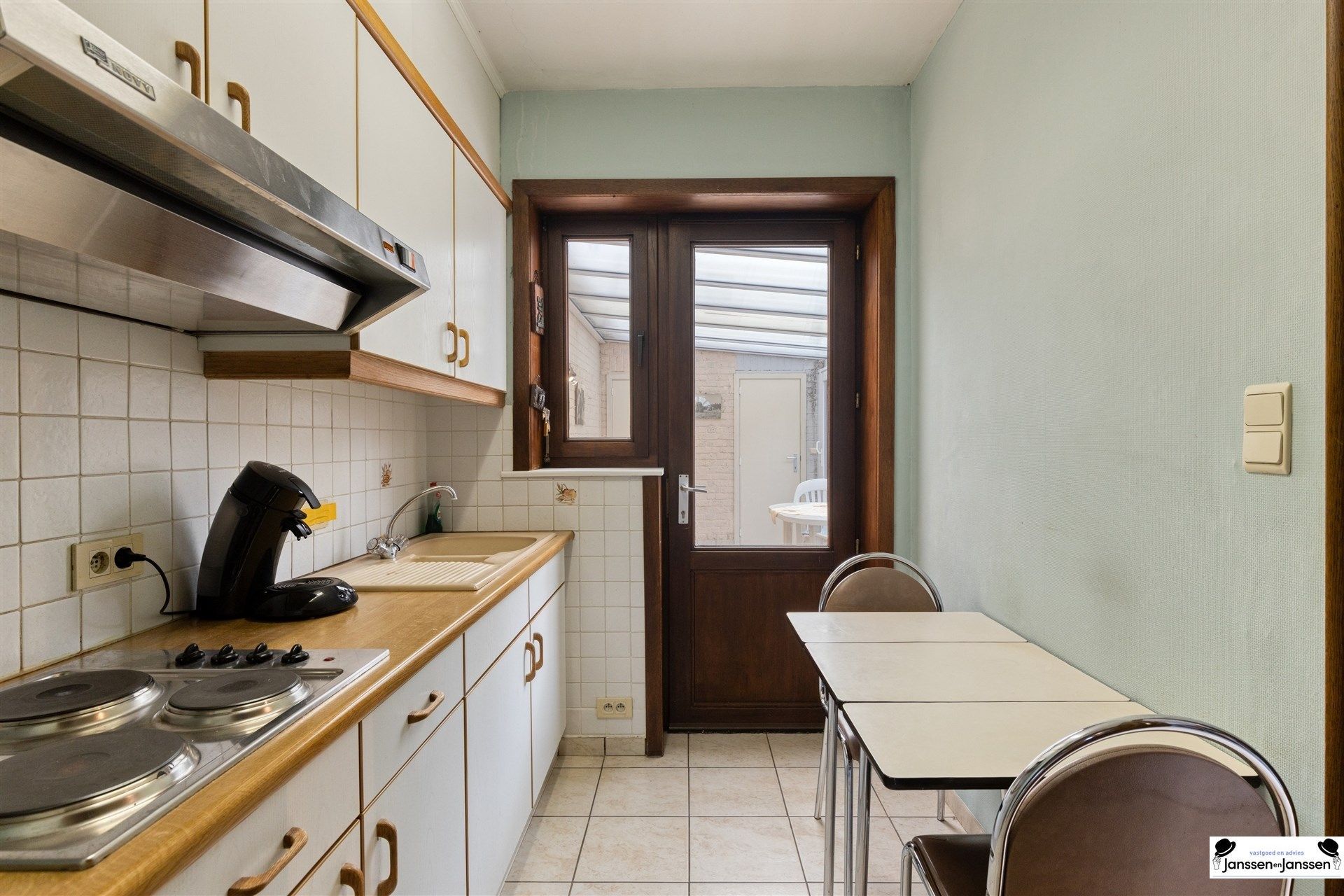 Op te frissen woning met 3 slaapkamers foto 10