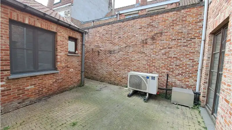 Instapklare Winkelruimte op commerciële ligging te huur in centrrum Brugge foto 13