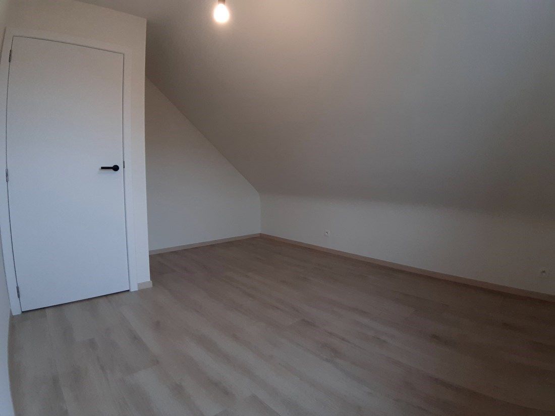 Zeer energiezuinige recente HOB te Helchteren foto 20