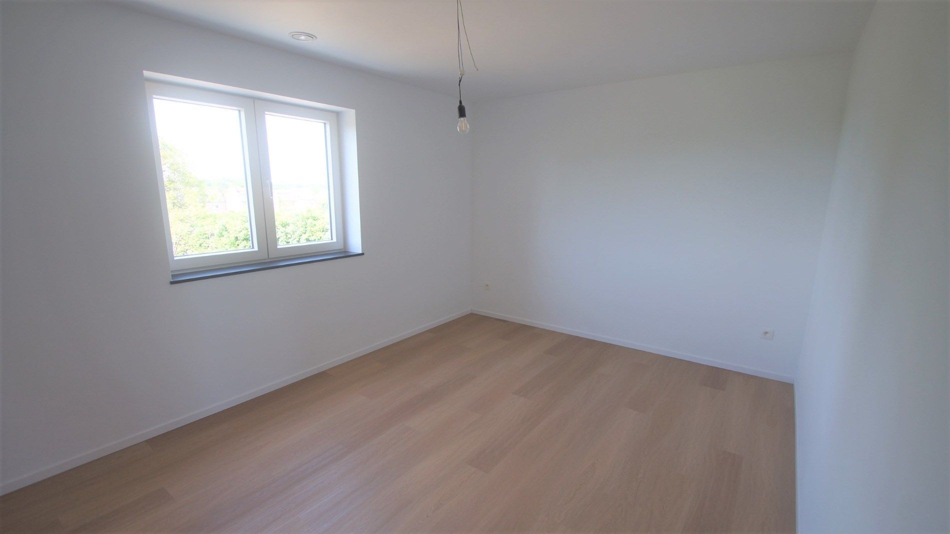 Prachtige nieuwbouw met 3 slpks, zonnig terras en tuin foto 7