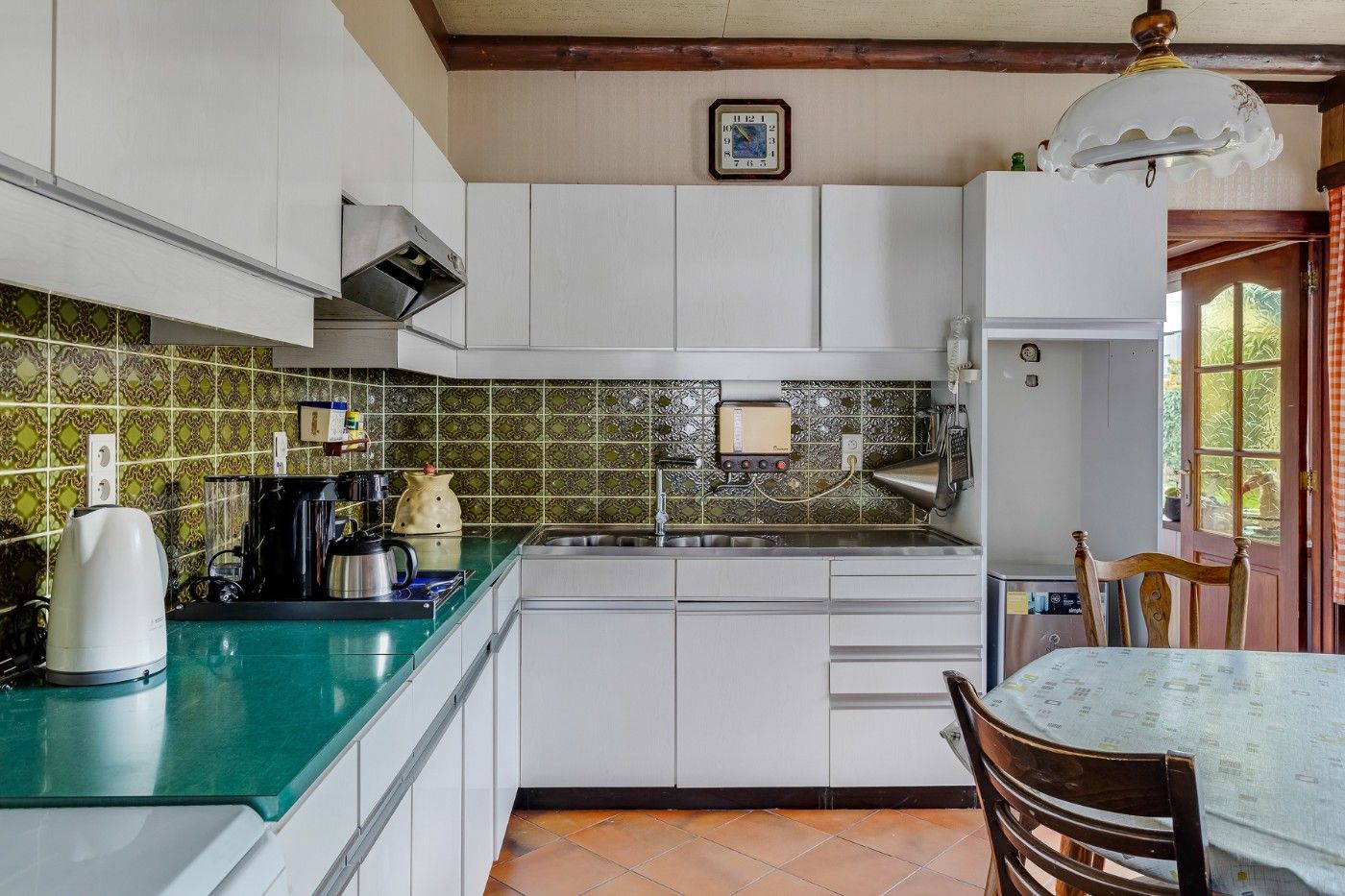 Rustig gelegen woning met 2 slpk., atelier, tuin en dubbele garagebox foto 9