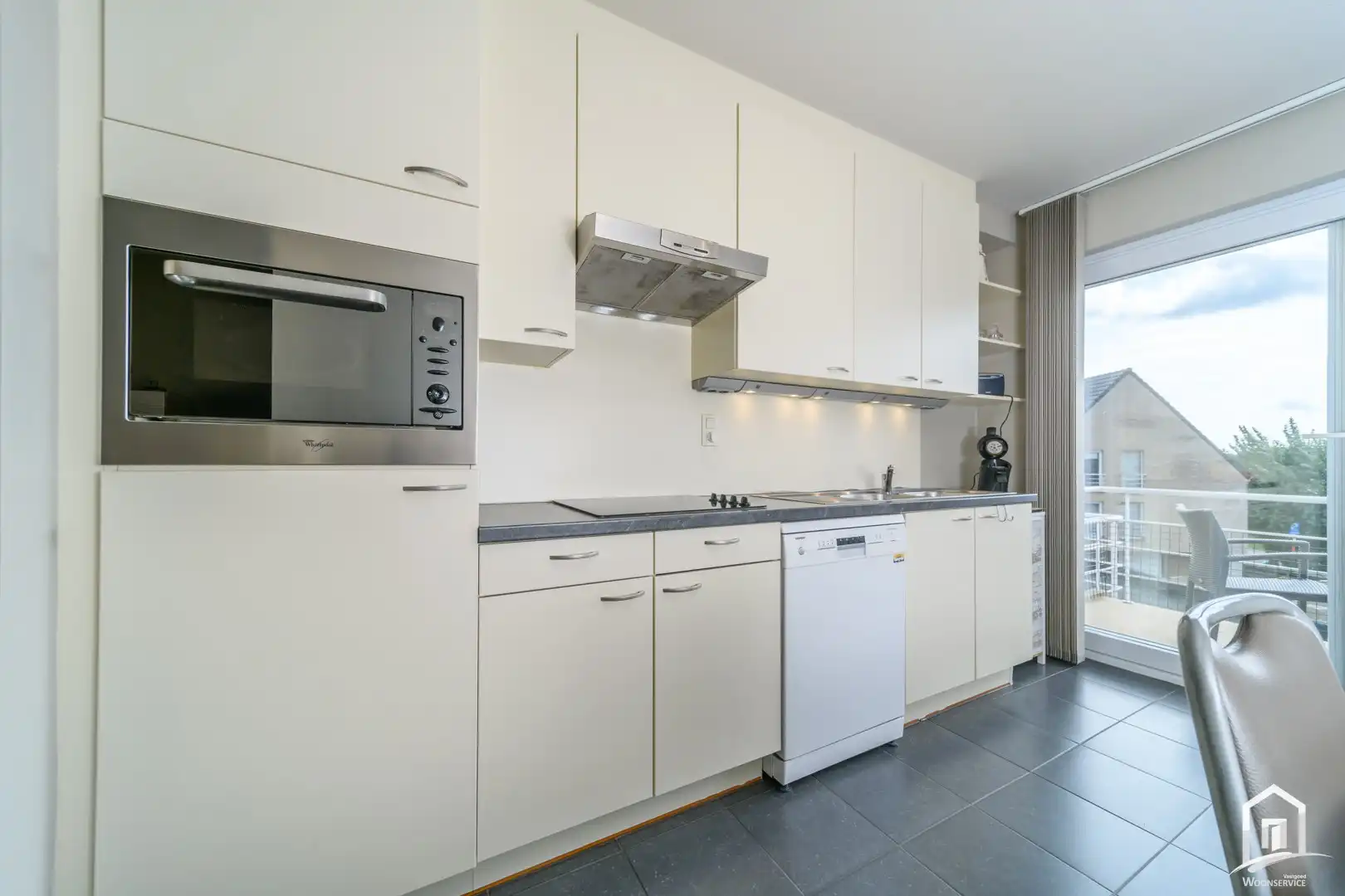 Comfortabel wonen met terras en ruime garagebox in Haaltert foto 7