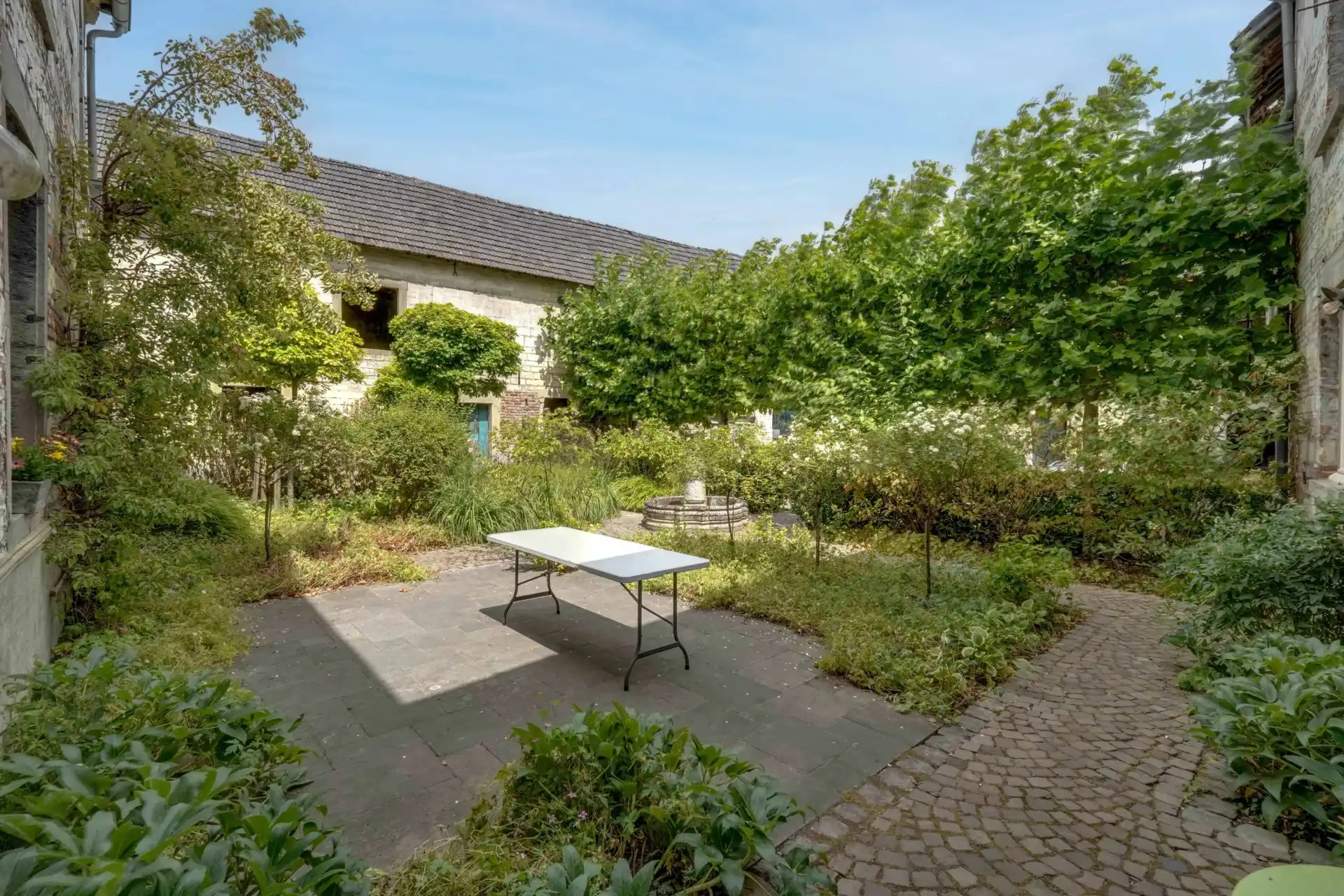 Karaktervolle vierkantshoeve met 5 slaapkamers en prachtige binnenkoer foto 23