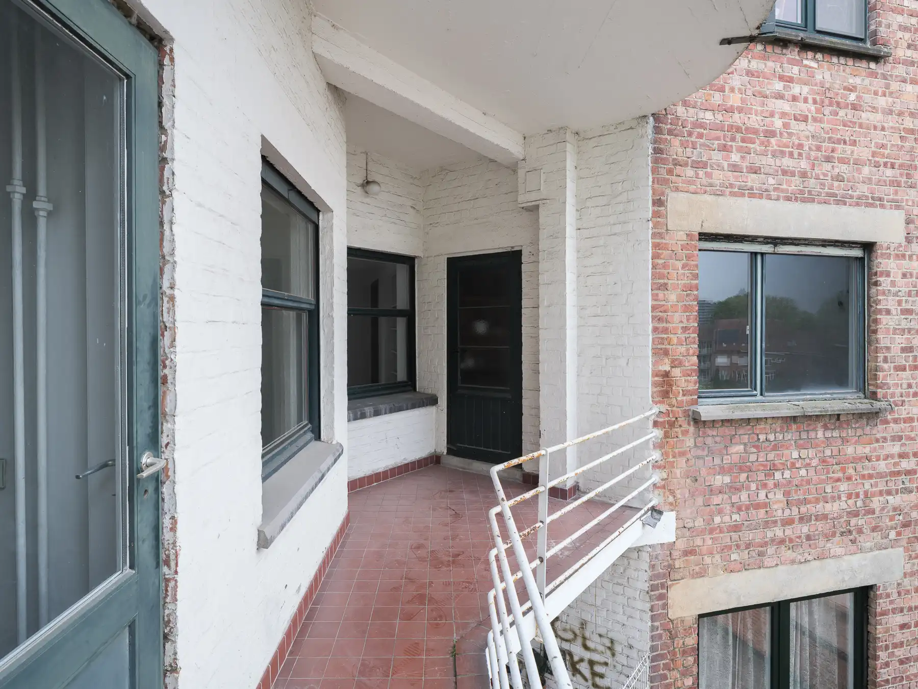 Lichtrijk hoekappartement nabij Sint-Pietersstation foto 11