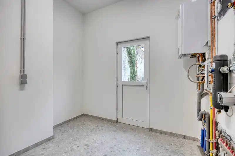 Herenhuis, 305 m2 bewoonb, met tuin en 50 meter van de schelde! foto 16