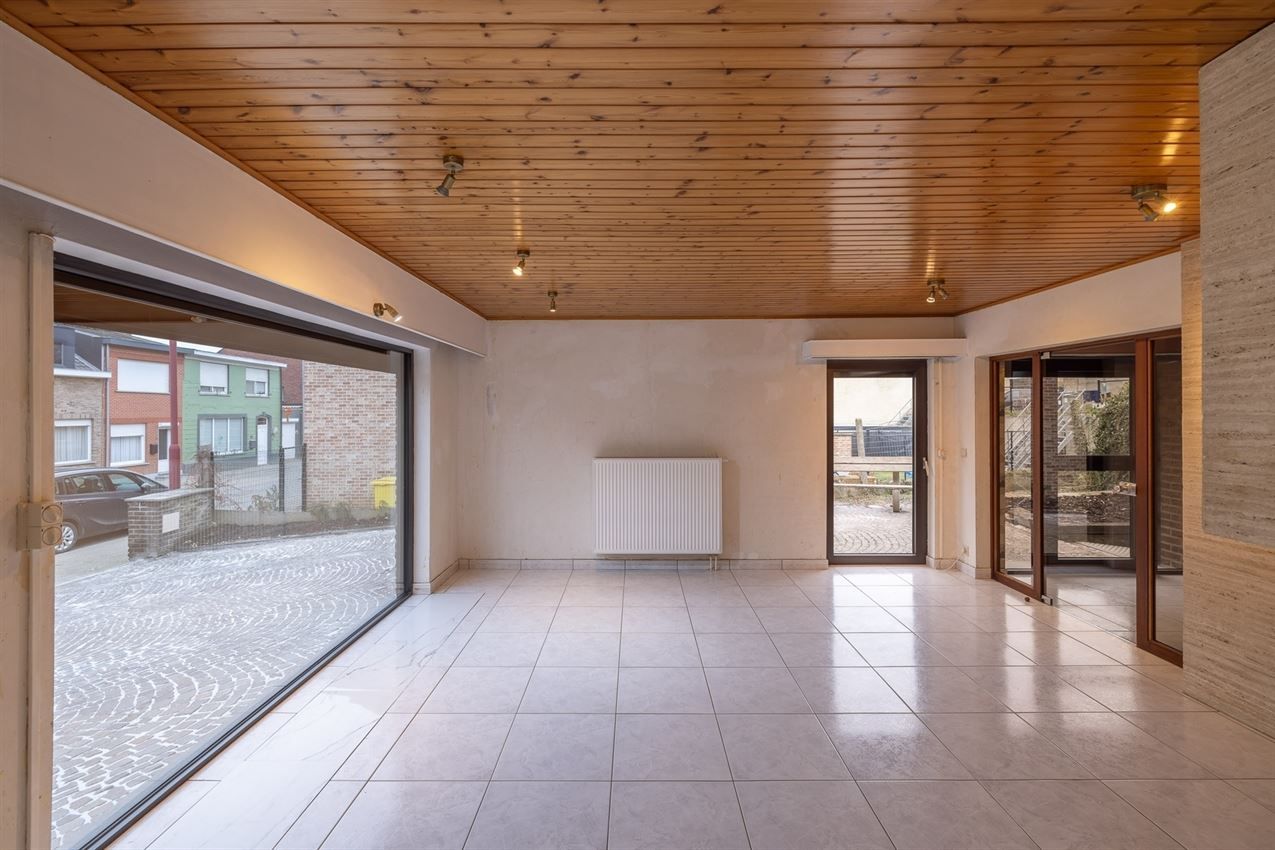 Ruim huis met praktijkruimte en 4 slaapkamers foto 11