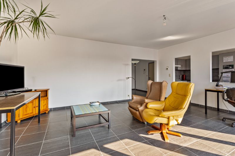 INSTAPKLAAR APPARTEMENT MET PRIVATE GARAGE IN EEN KLEINE RESIDENTIE foto 6