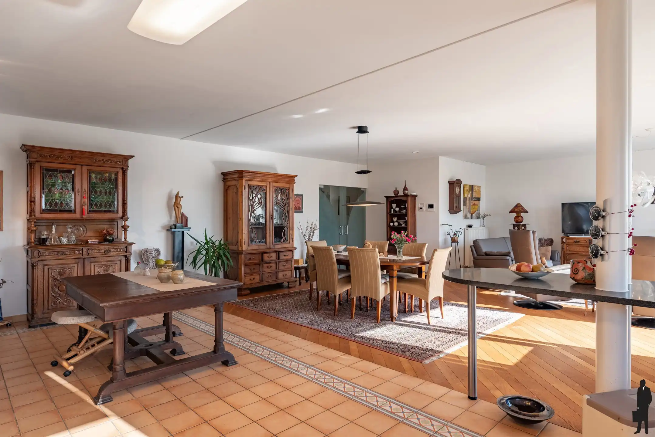 Riant appartement met 4 slpks, 2 badks, prachtig zuidterras foto 10