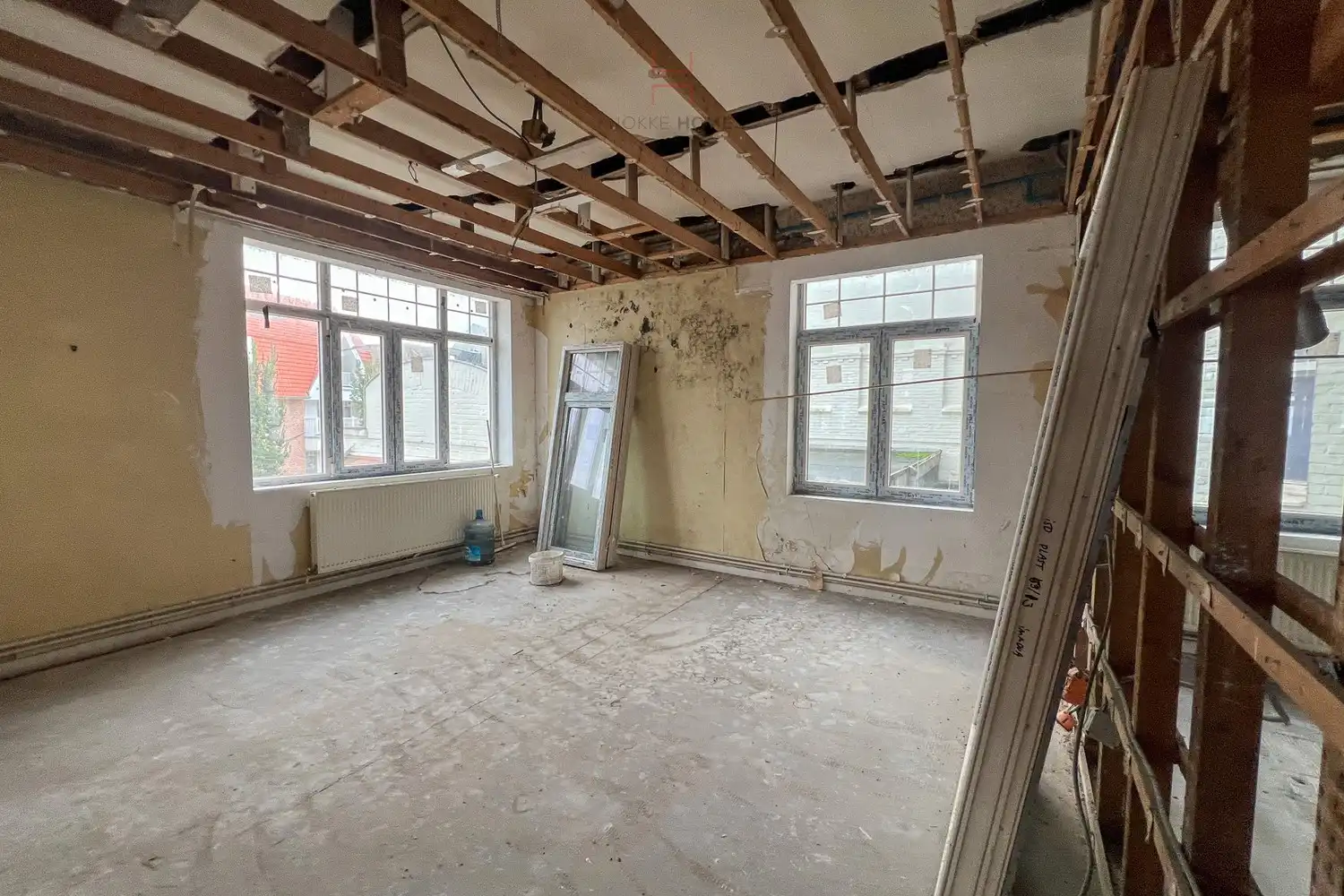 Renovatie-opportuniteit: Ruim hoekappartement gelegen op de Elizabetlaan in Duinbergen foto 3