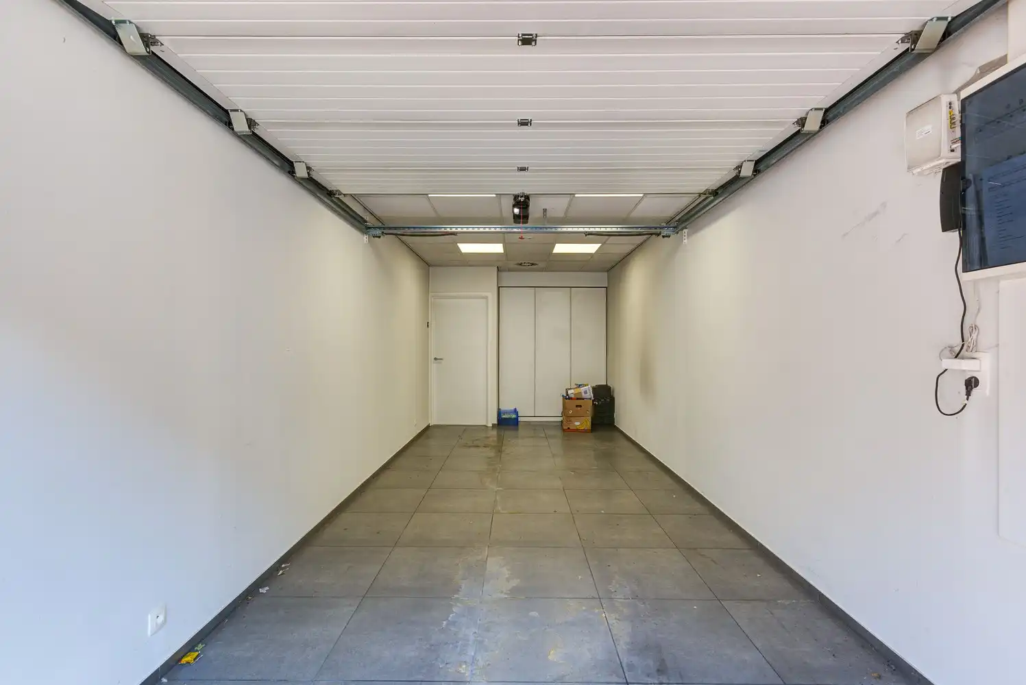 MODERNE WONING MET 2 SLAAPKAMERS, 2 TERRASSEN EN GARAGE IN HET CENTRUM VAN HOESELT foto 16