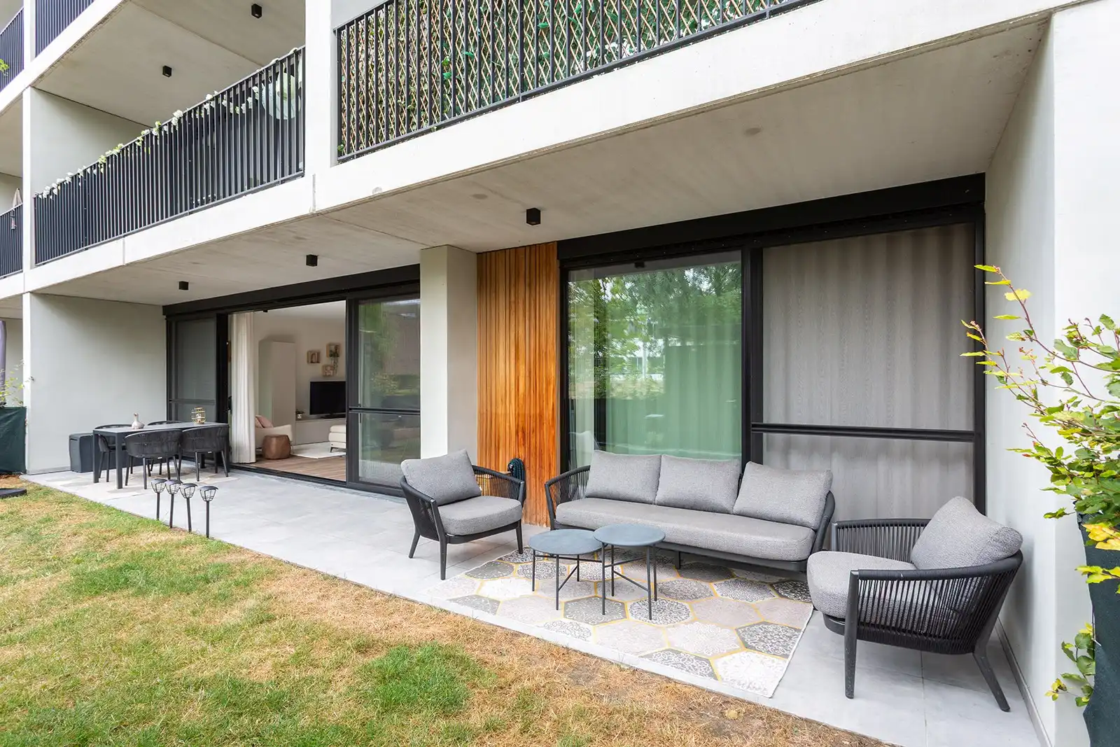 Stijlvol nieuwbouwappartement in idyllisch binnengebied foto 9