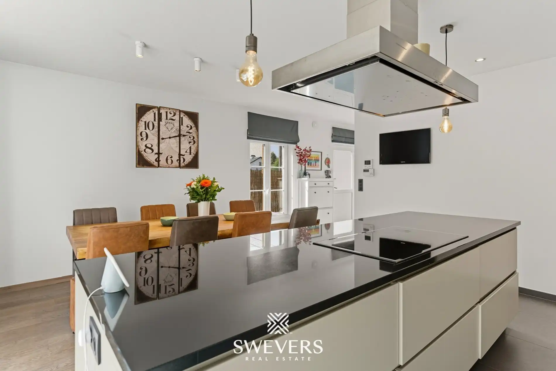 Luxueuze en energiezuinige woning op rustige ligging met zwembad foto 10