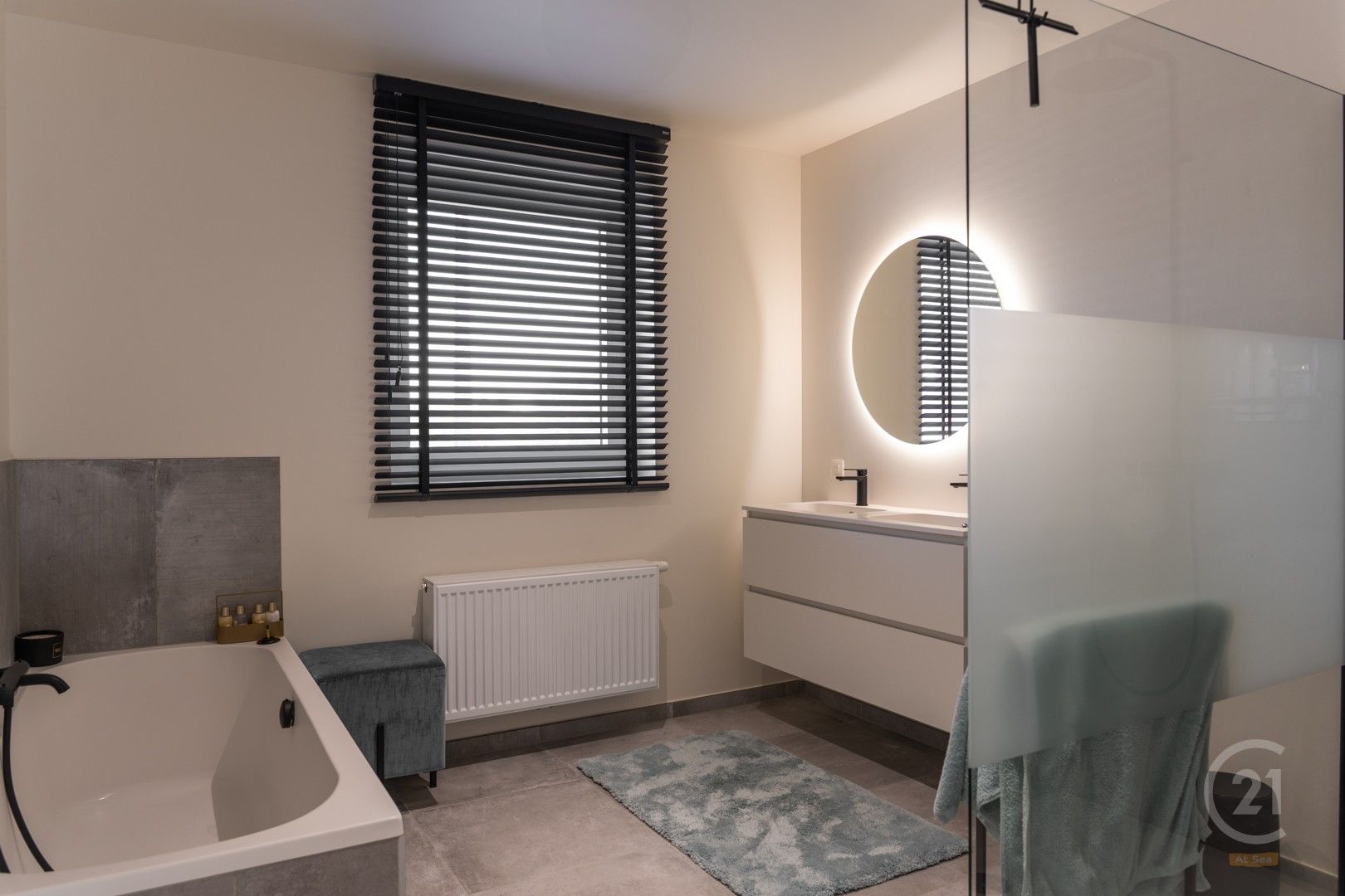 Moderne Woning met 4 Slaapkamers en Inpandige Garage in Lombardsijde foto 21