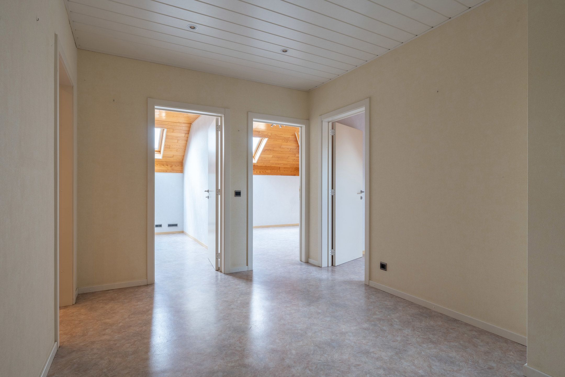 Ruime woning met 4 slpks op mooi zuidperceel van 1.041 m²  foto 25