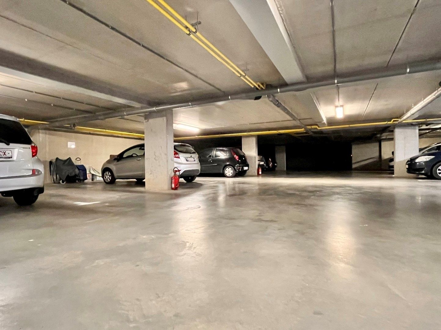 INVESTERING - 4  ondergrondse autostaanplaatsen TE KOOP! foto 2