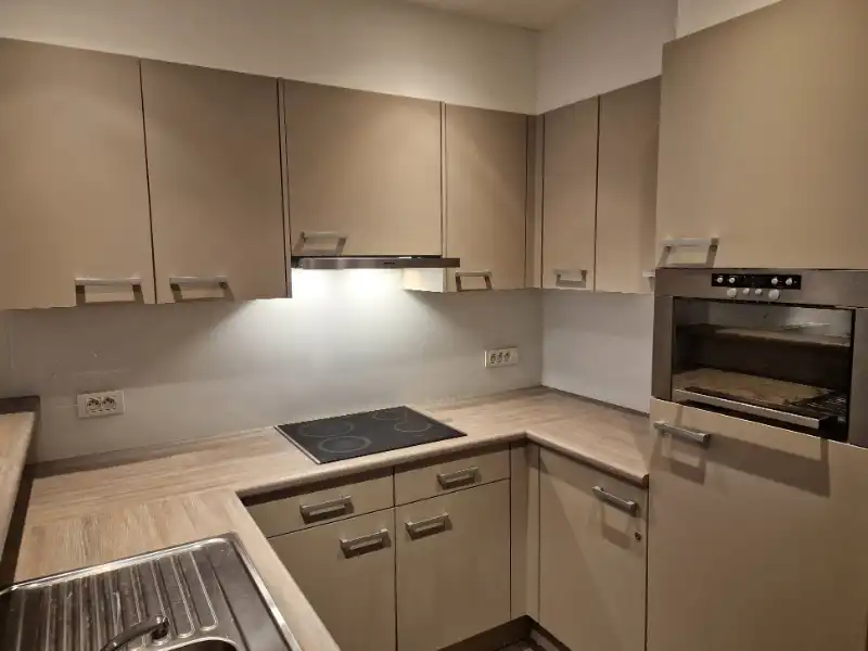 Recent 2-slaapkamer appartement met zijdelings zeezicht foto 4