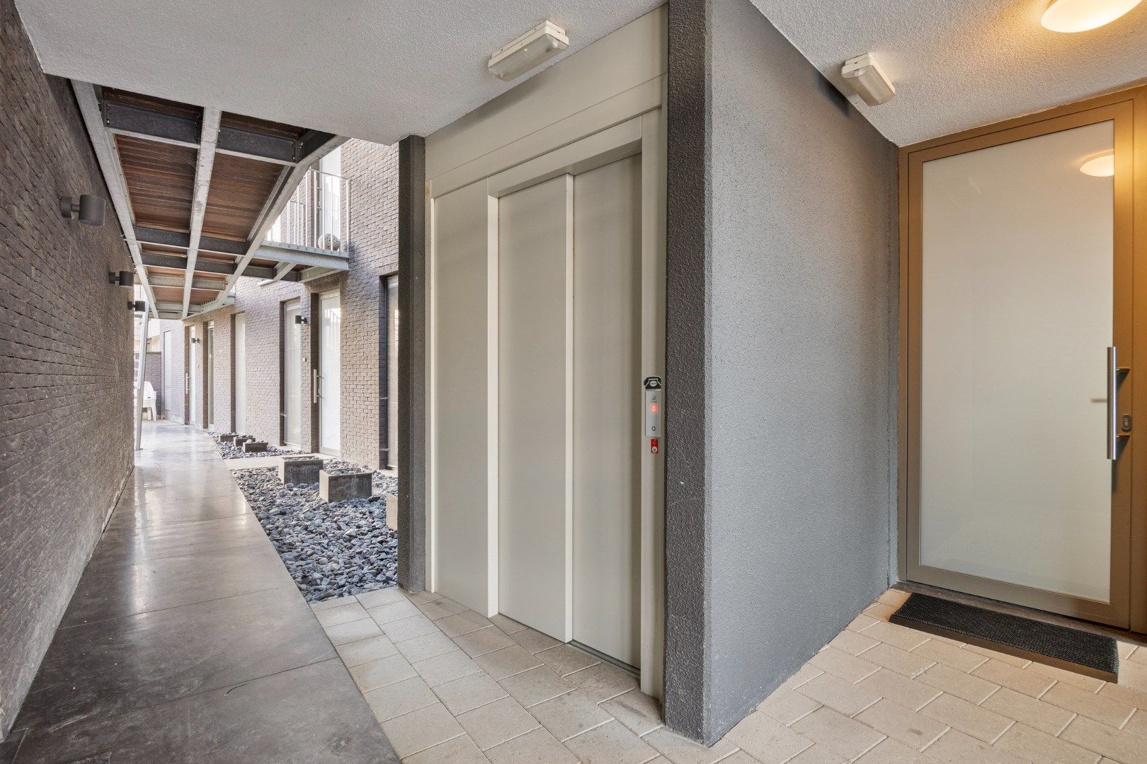 Lichtrijk appartement met 3 slaapkamers en ruim terras in Mol-centrum ! foto 3