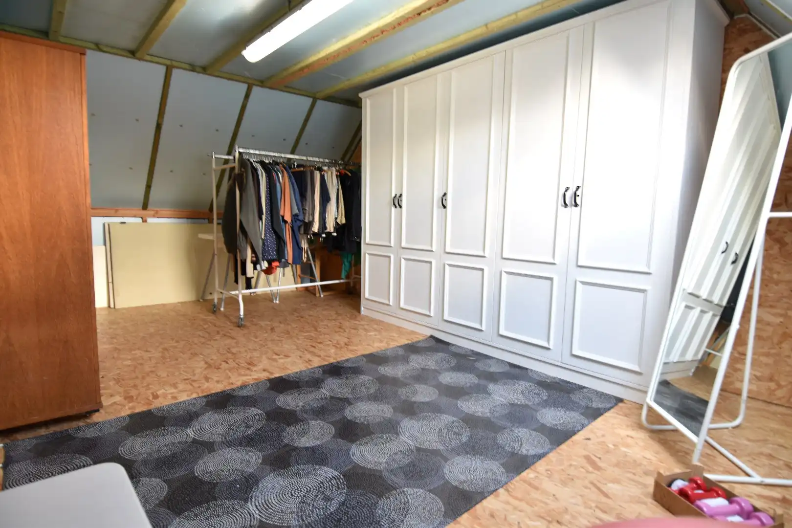 Charmante woning met 3 slaapkamers, 2 garages en een zalige tuin te koop in Gullegem! foto 14