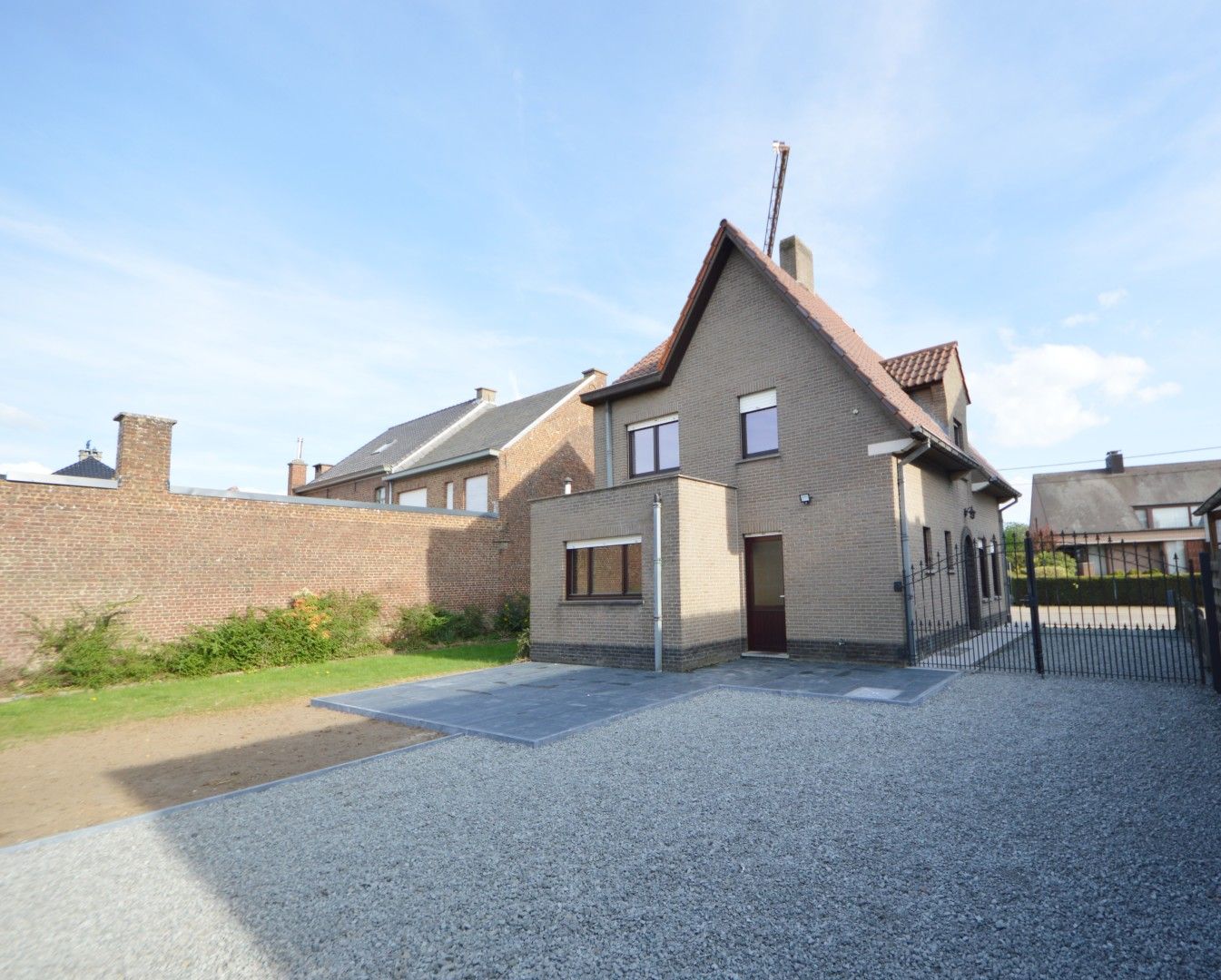 GERENOVEERDE WONING DUBBELE GARAGE EN TUIN foto 27